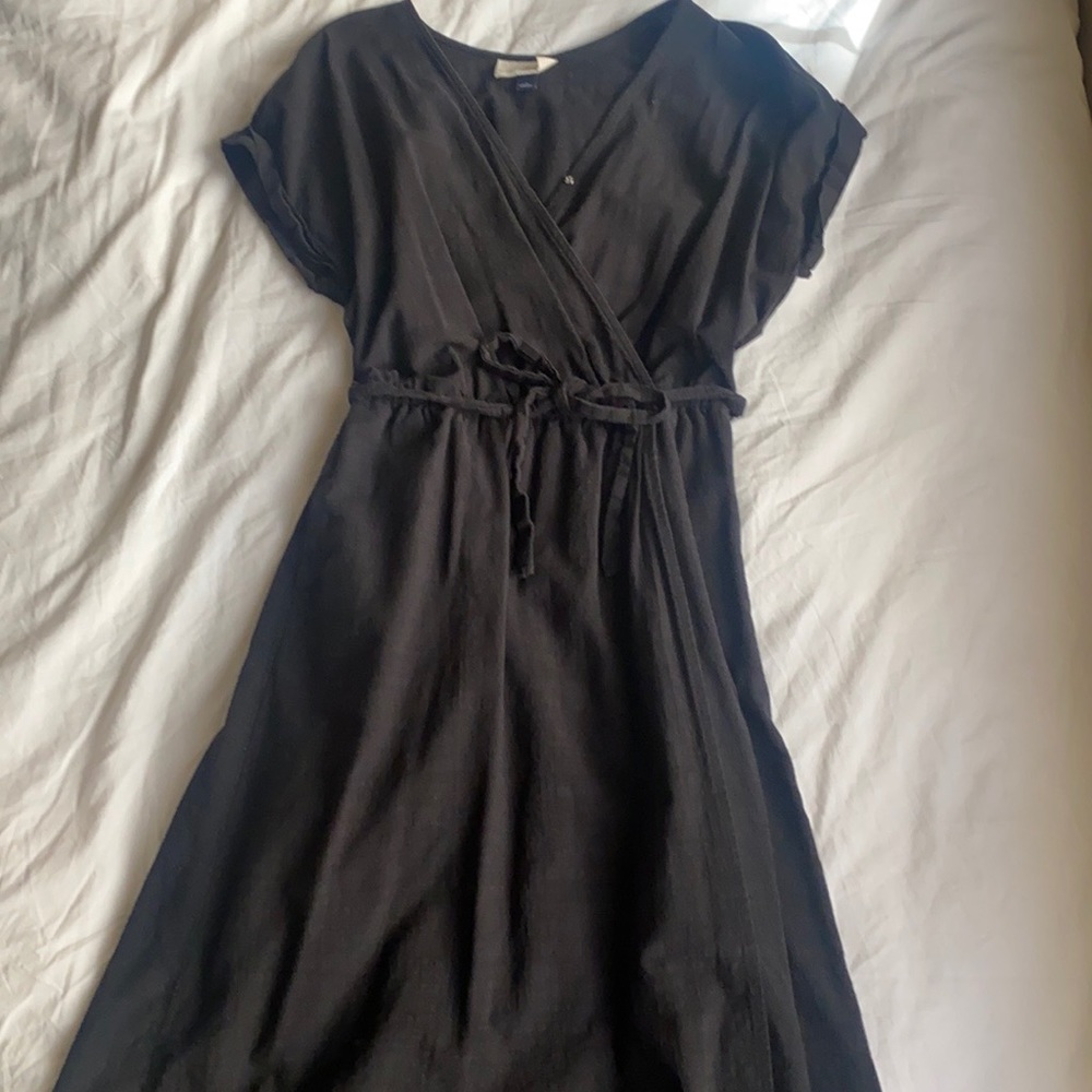 Black Short Sleeve Midi Dress